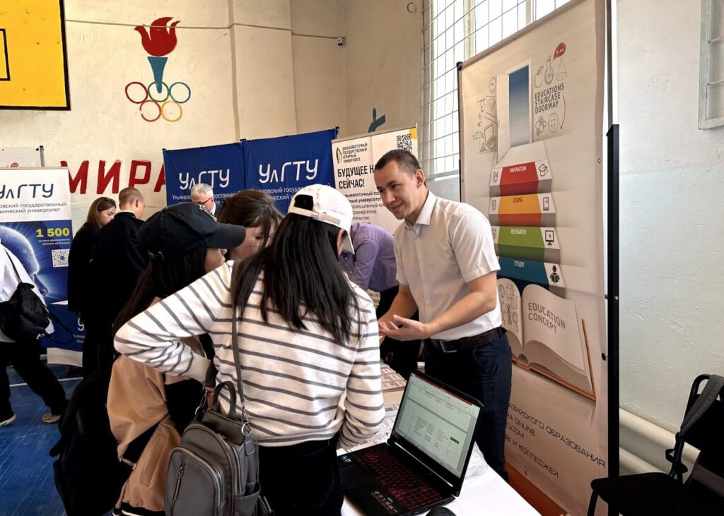 Делегация Дальневосточного ГАУ представила вуз на втором этапе V международной «Выставки Евразийского образования»