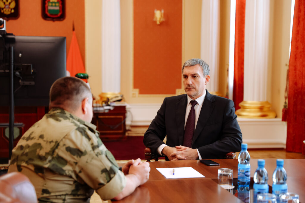 Амурский губернатор встретился с новым начальником регионального управления Росгвардии