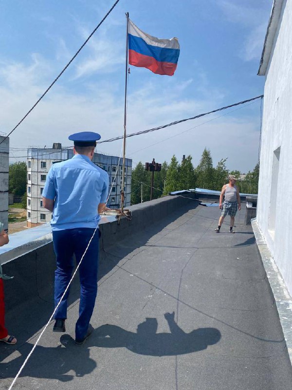 В Тындинском округе ремонтируют крышу общественного центра, которую сдуло ветром