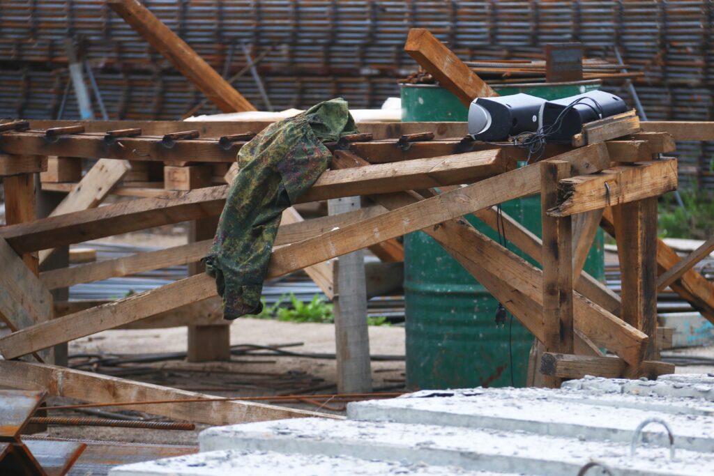 Отбойный молоток вместо пения птиц разбудил благовещенцев в пять утра