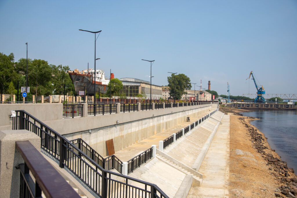 Набережная Зеи