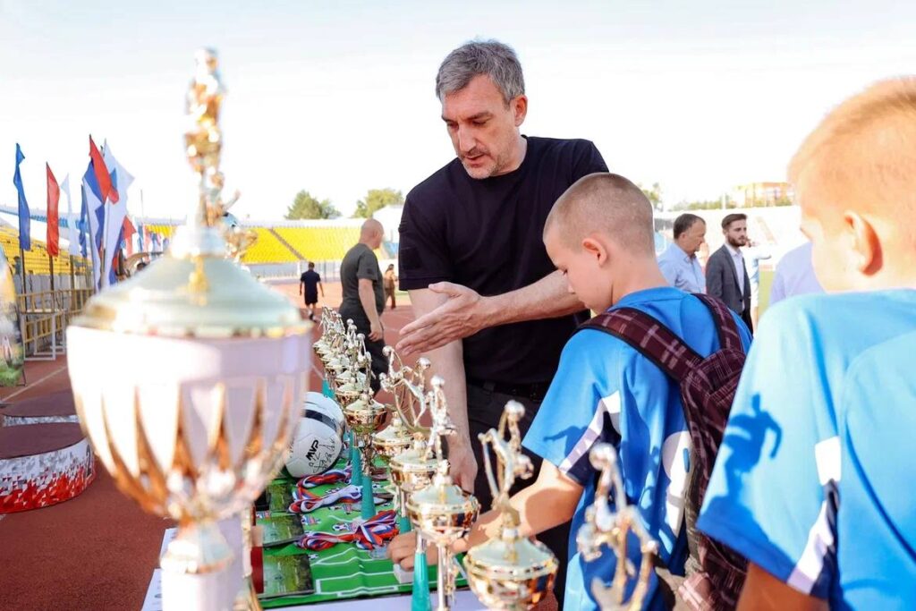 В Благовещенске наградили победителей детских российско-китайских футбольных соревнований 