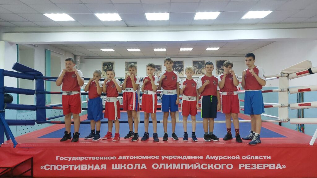 «Не для того, чтоб скулу сворачивать в бок»: амурский тренер рассказал, что такое бокс