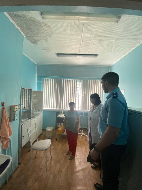 В Тындинском округе ремонтируют крышу общественного центра, которую сдуло ветром