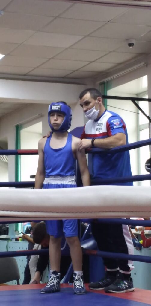 «Не для того, чтоб скулу сворачивать в бок»: амурский тренер рассказал, что такое бокс