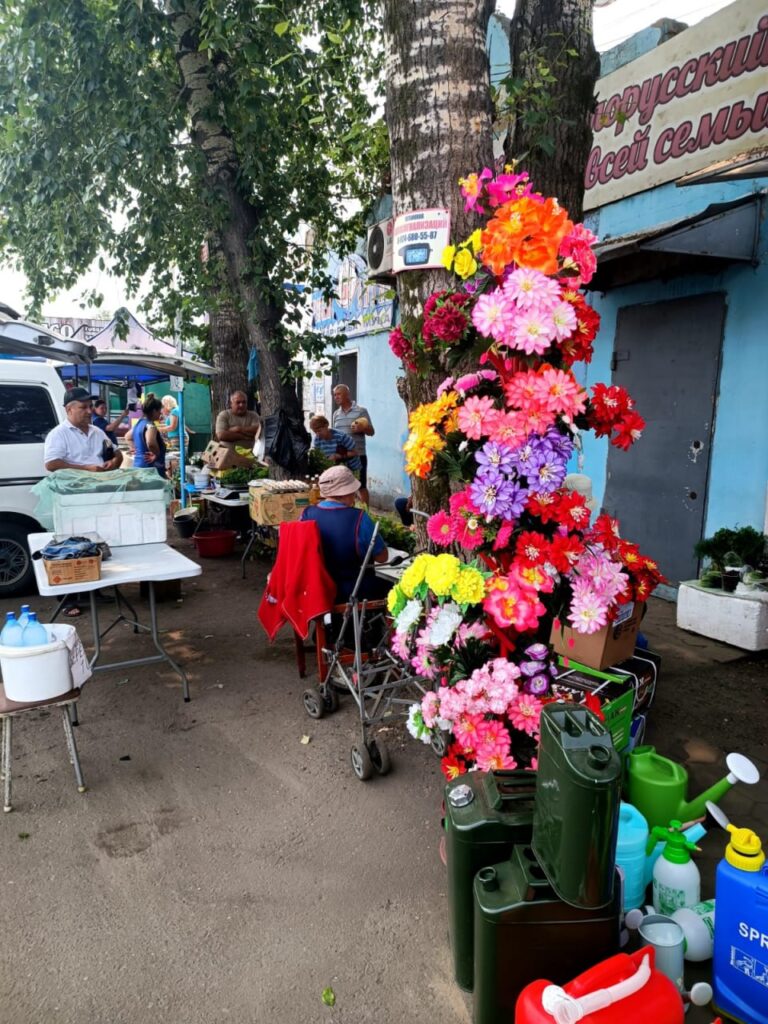 В Белогорске проверили около десятка точек нелегальной торговли