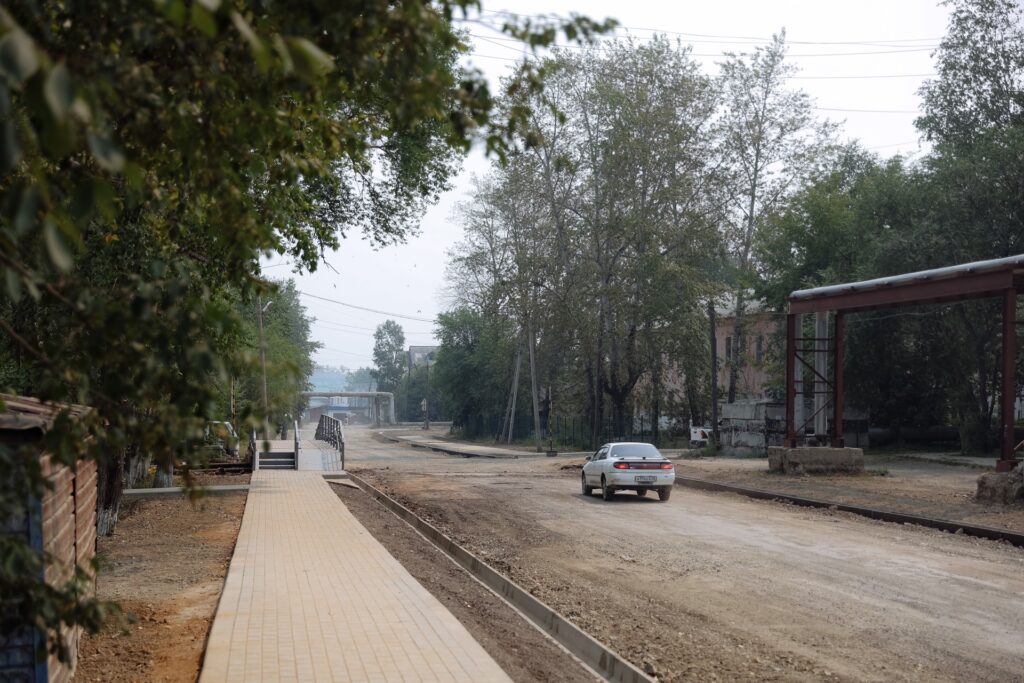 В Магдагачах проверили добросовестность подрядчика, обновляющего улицы
