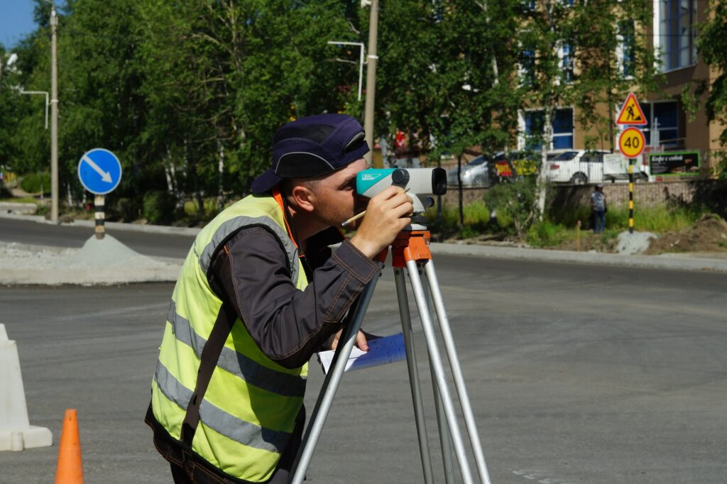 В Тынде завершают укладку асфальта на улице Красная Пресня