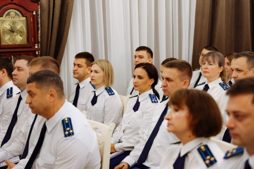 В амурской прокуратуре подняли темы подростковой преступности и трудовых мигрантов