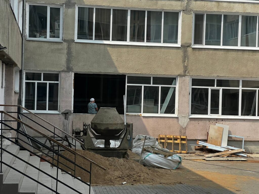 В гимназии Белогорска приступили к строительству школьного кафе