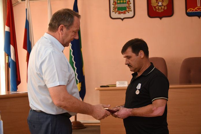 Героям СВО из Свободного вручили награды