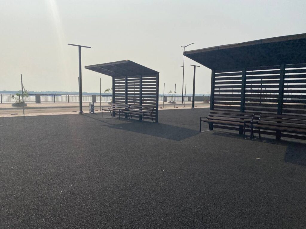 Набережная Зеи