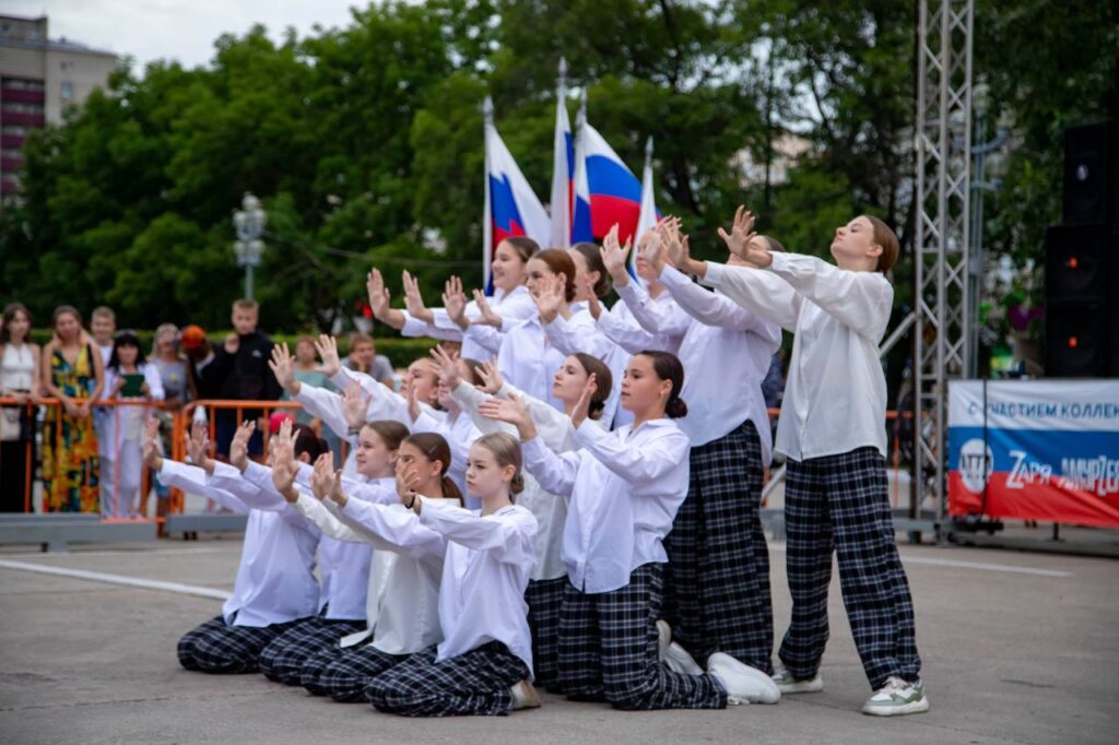 Танцоры, концерт, выступление