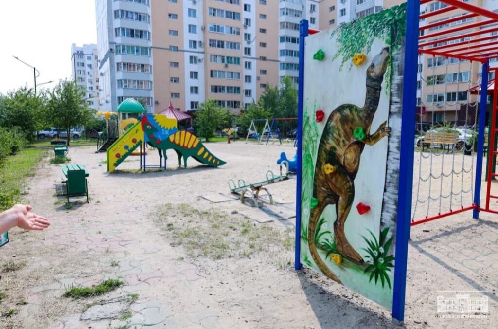 Благовещенцы благоустраивают двор на тайване за счет проектов и конкурсов