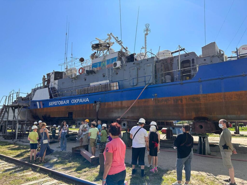 Экскурсия на Судостроительный завод имени Октябрьской революции