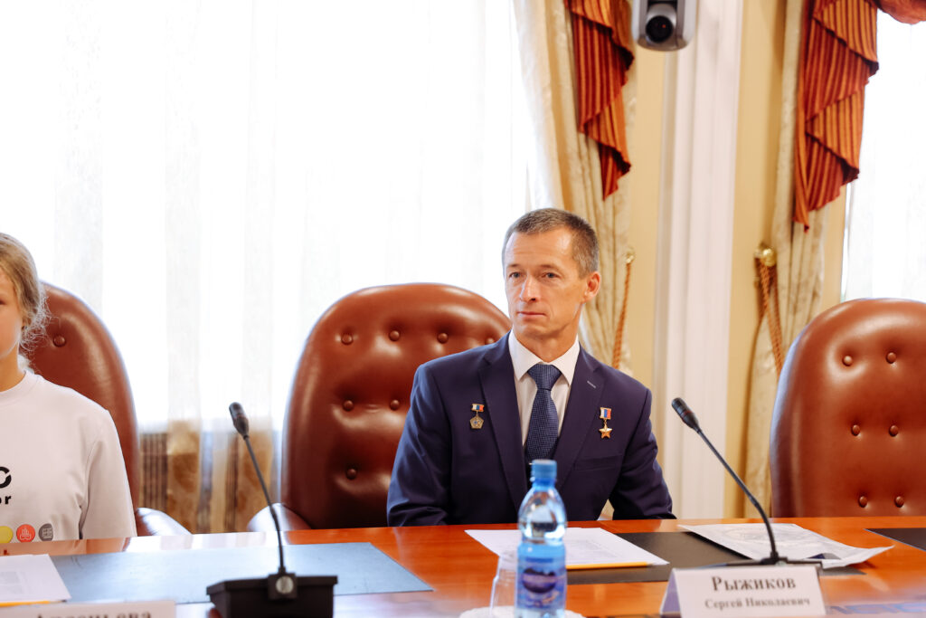 Амурский губернатор обсудил перспективы сотрудничества с командой платформы «Россия – страна возможностей»