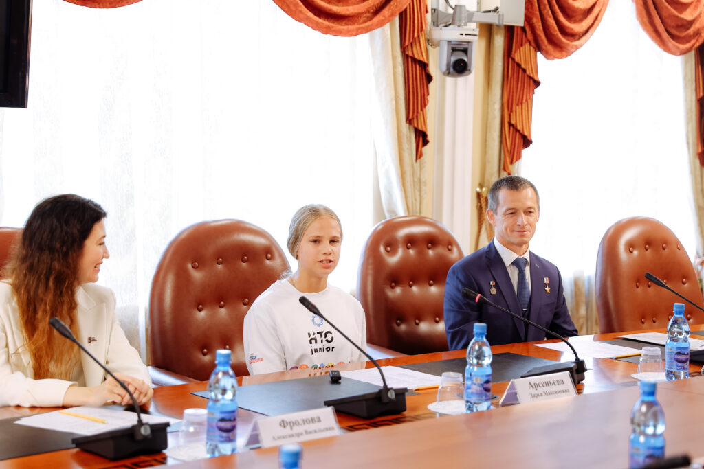 Амурский губернатор обсудил перспективы сотрудничества с командой платформы «Россия – страна возможностей»