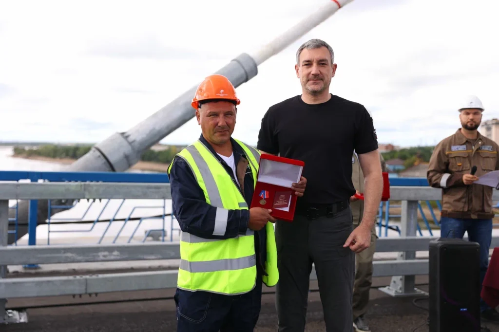 В Амурской области наградили строителей зейского моста