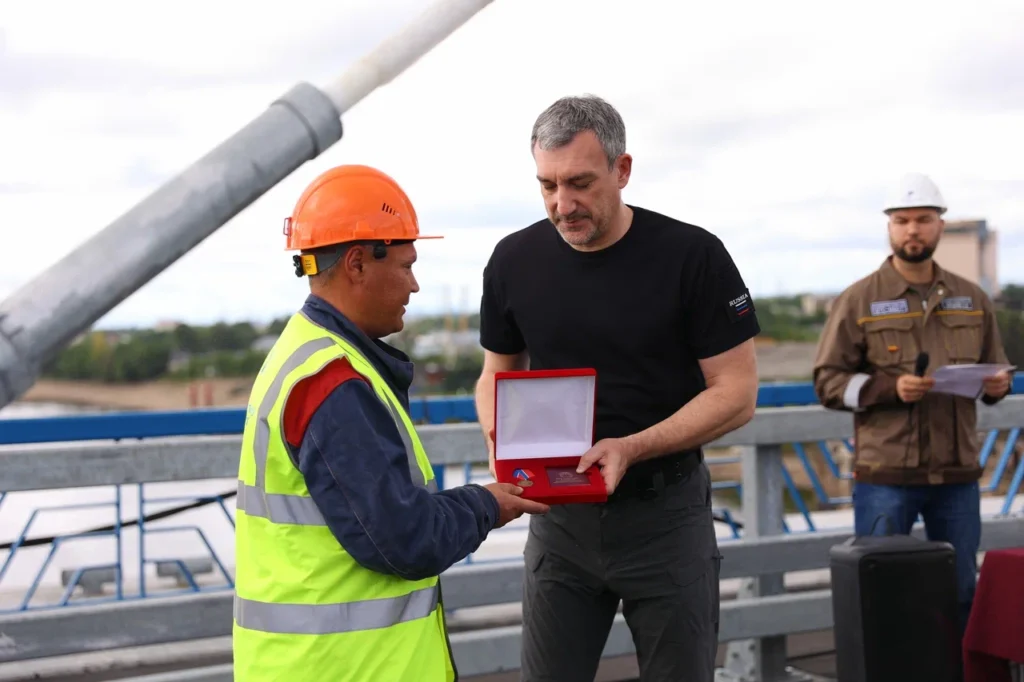 В Амурской области наградили строителей зейского моста