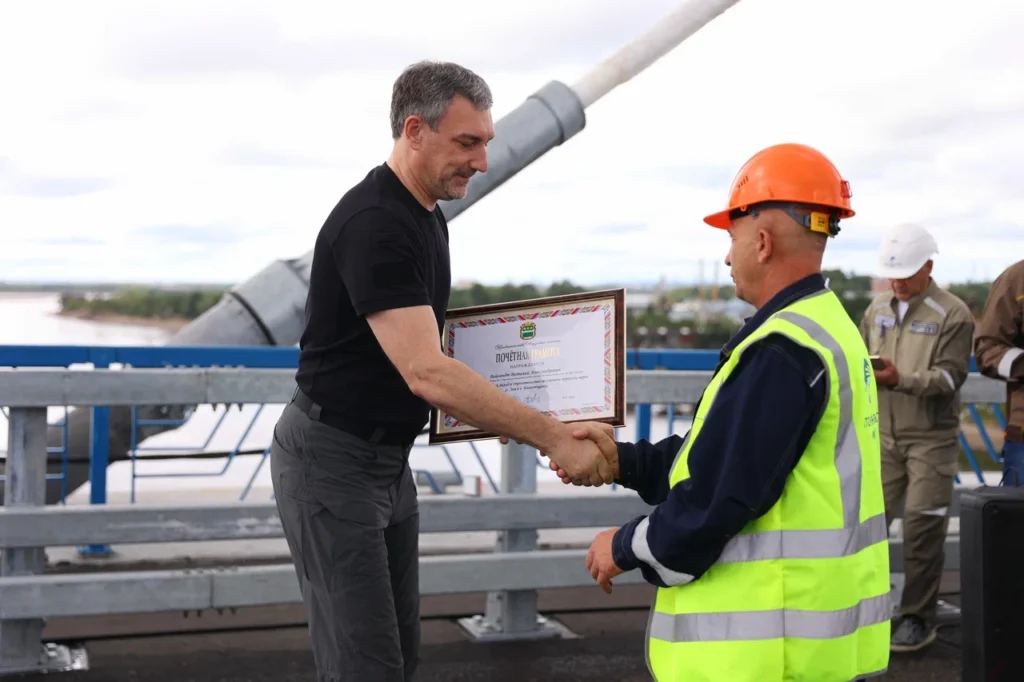 В Амурской области наградили строителей зейского моста