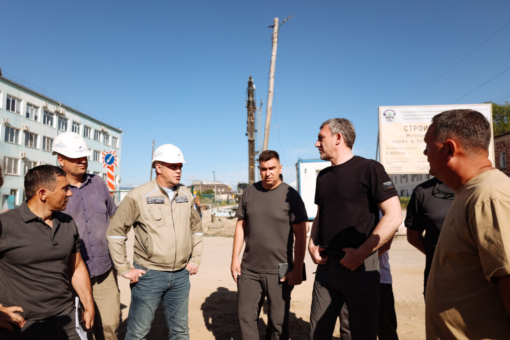 Дорога к мосту через Зею должна быть готова к сентябрю