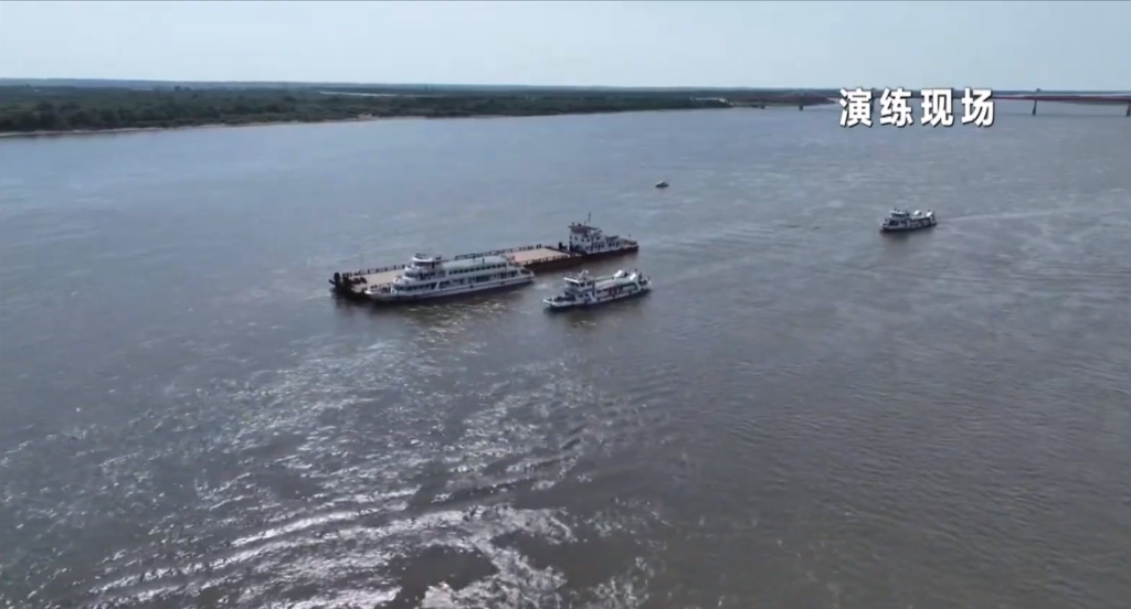 На Амуре прошли китайско-российские учения по спасению на воде