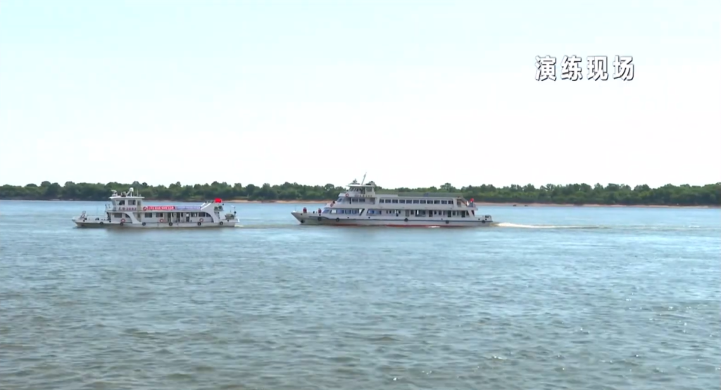 На Амуре прошли китайско-российские учения по спасению на воде