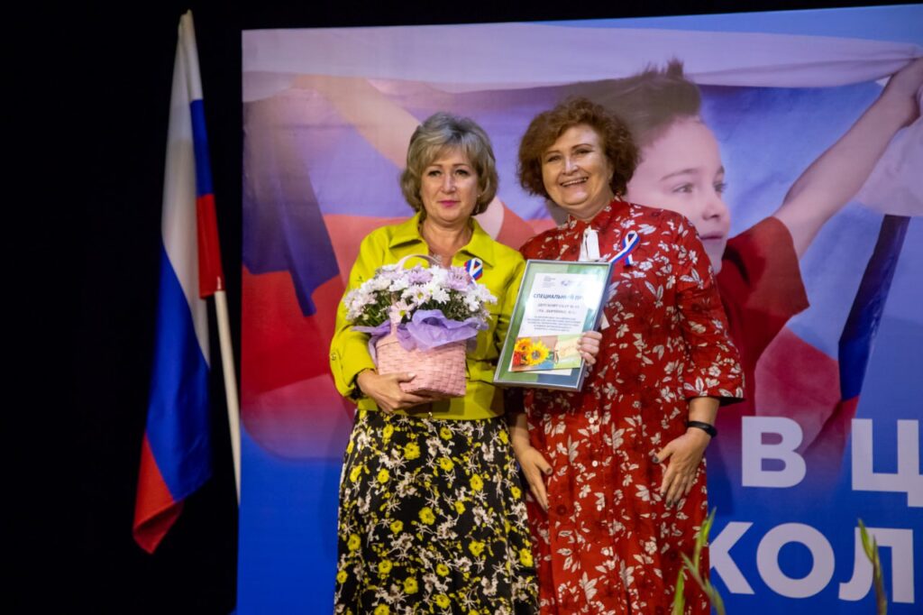 «Цветущий квартал» и «Сад памяти» взяли гран-при фестиваля цветов в Благовещенске