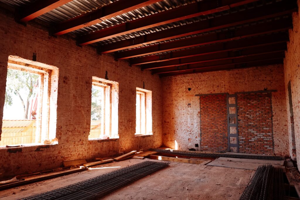 Василий Орлов оценил ход реставрации здания бывшей благовещенской таможни