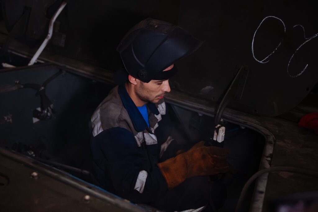 Василий Орлов посетил жилье работников Бронетанкового ремонтного завода