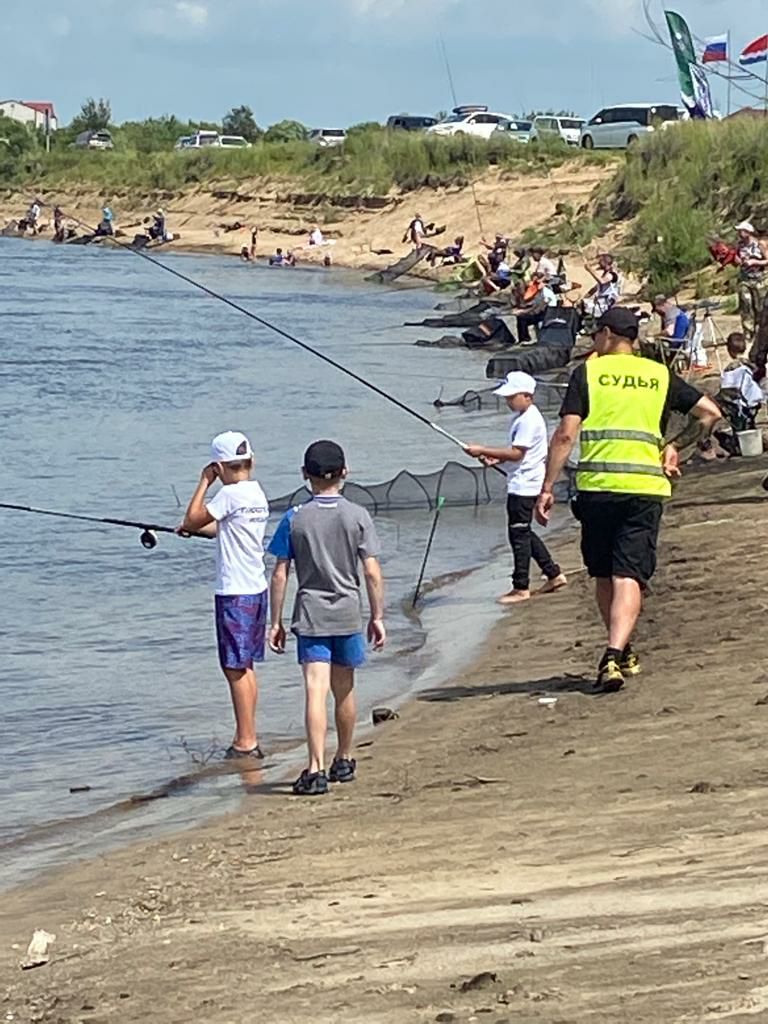 В амурской Усть-Ивановке выловили 35 килограммов рыбы