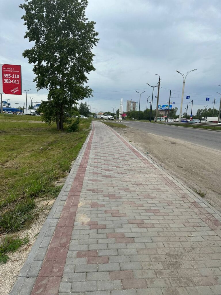 Прокуратура добилась, чтобы на калиниском кольце были ровные тротуары