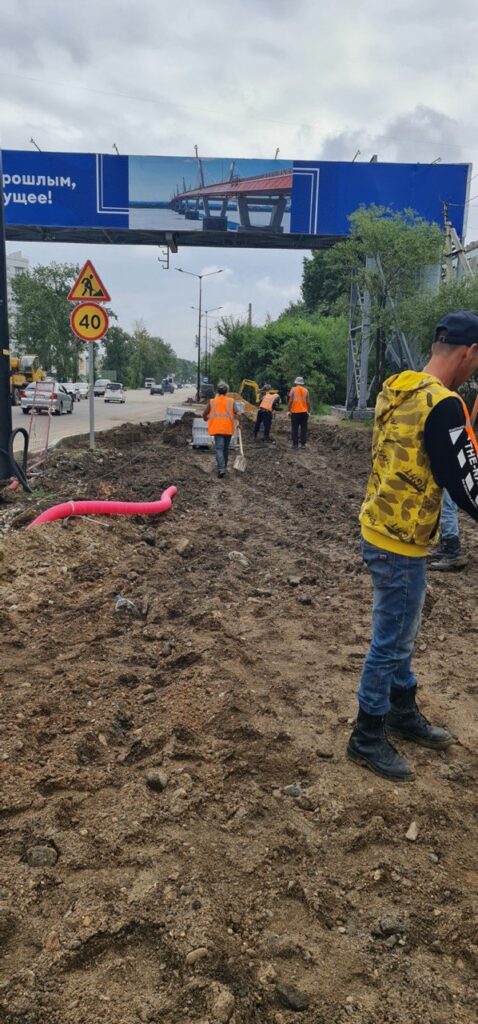В микрорайоне Благовещенска оборудуют комфортный тротуар