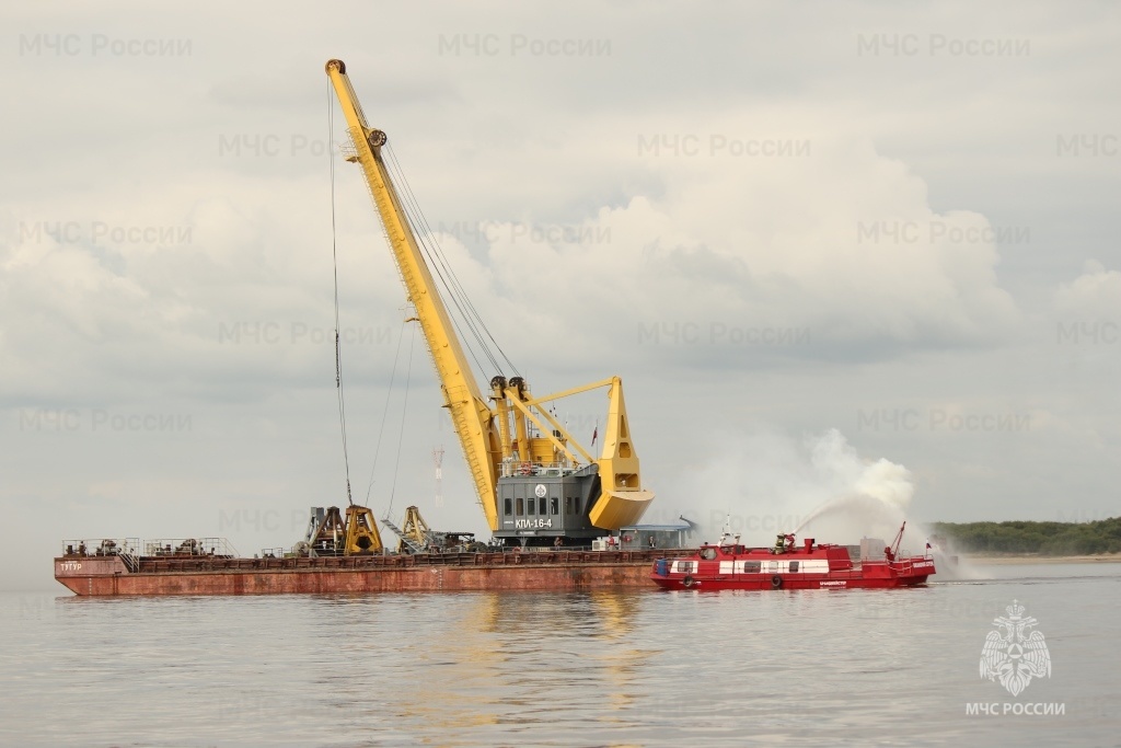 учения МЧС на воде