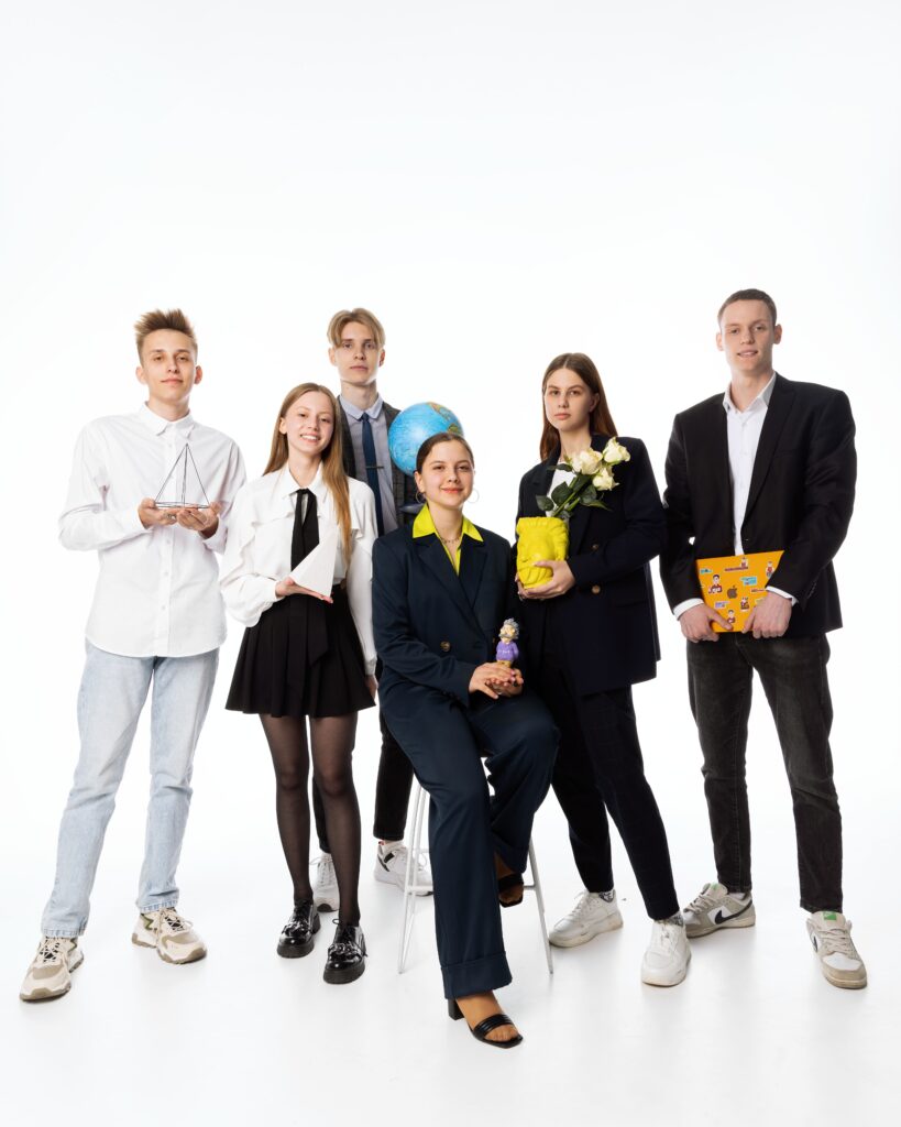 репетиторский центр, бесплатное образование, ученики, старшеклассники