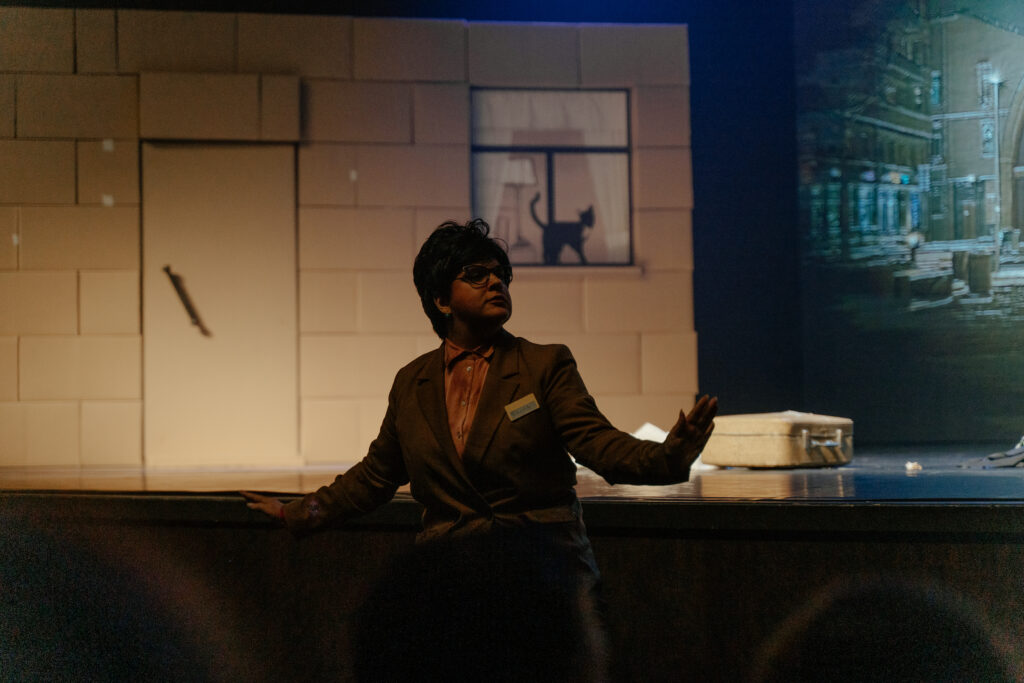 На сцену амурской филармонии забрались бездомные