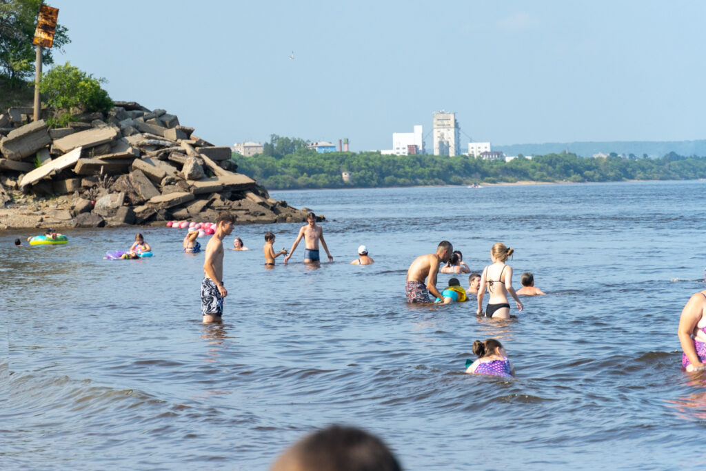 Солнце опасно, не все родинки – безвредны: амурчанам рассказали о раке кожи