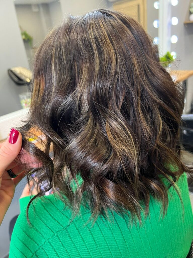 слоистая стрижка, удлиненное каре, стрижка на короткие волосы