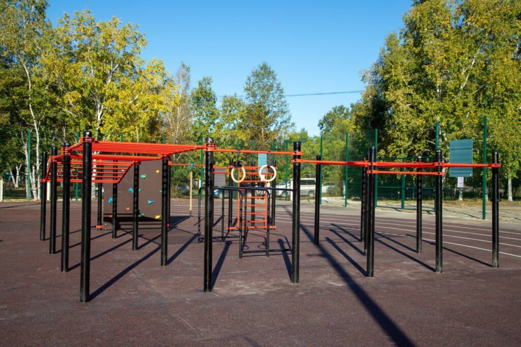 Мэр рассказал, как в Благовещенске будут бороться в вандалами на спортплощадках