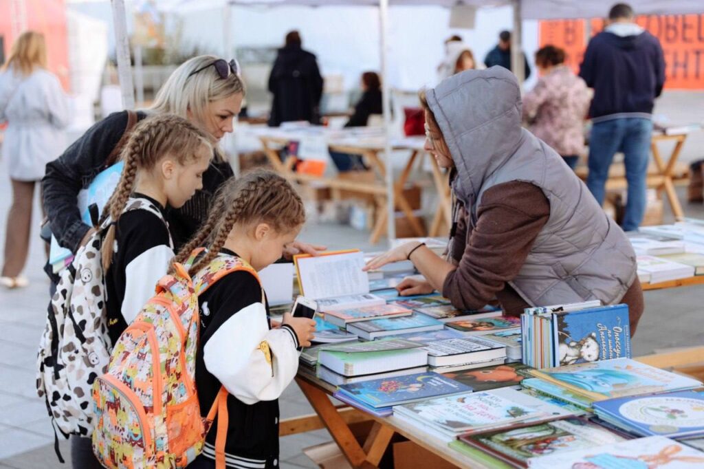 В Благовещенске проходит заключительный день книжного фестиваля «Берег»