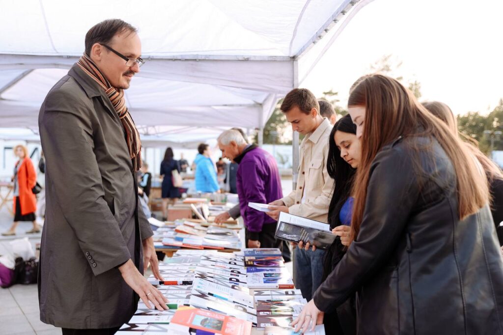 В Благовещенске проходит заключительный день книжного фестиваля «Берег»