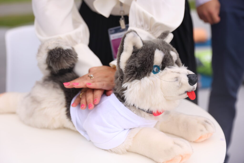 умная мягкая игрушка в виде собаки