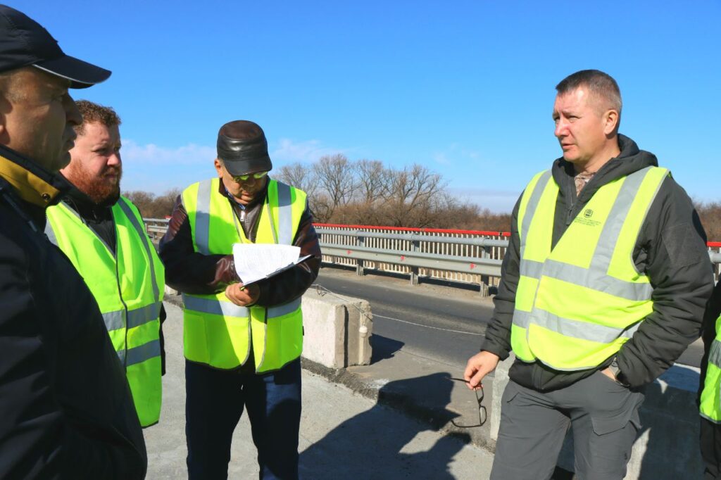 В Амурской области завершают ремонт моста через реку Дим