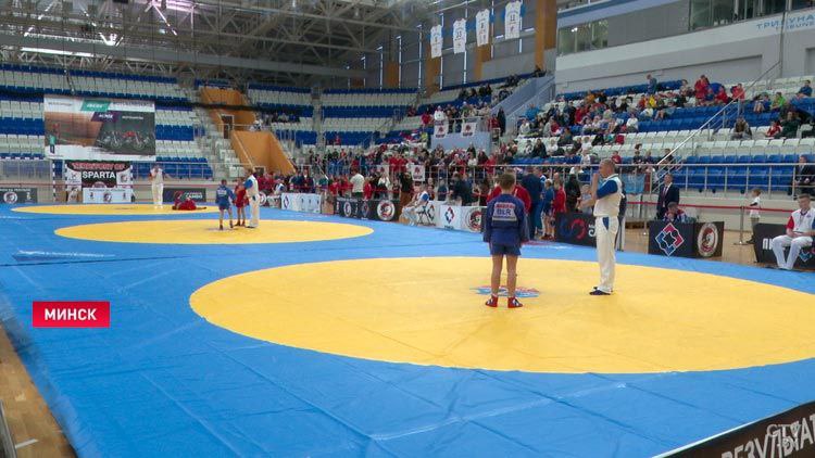 Юные самбисты из Приамурья взяли четыре медали на турнире в Беларуси