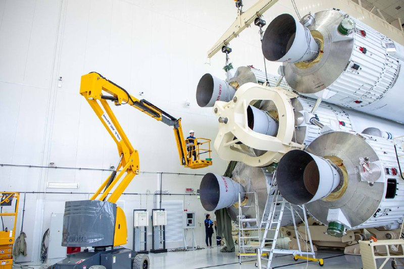 На космодроме «Восточный» к макету «Ангары» пристыковали третью ступень
