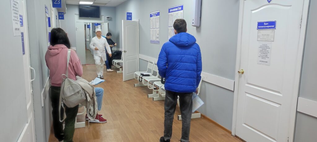 Депрессия? Зависимость? Апатия?: врачи назвали первые тревожные сигналы психического расстройства