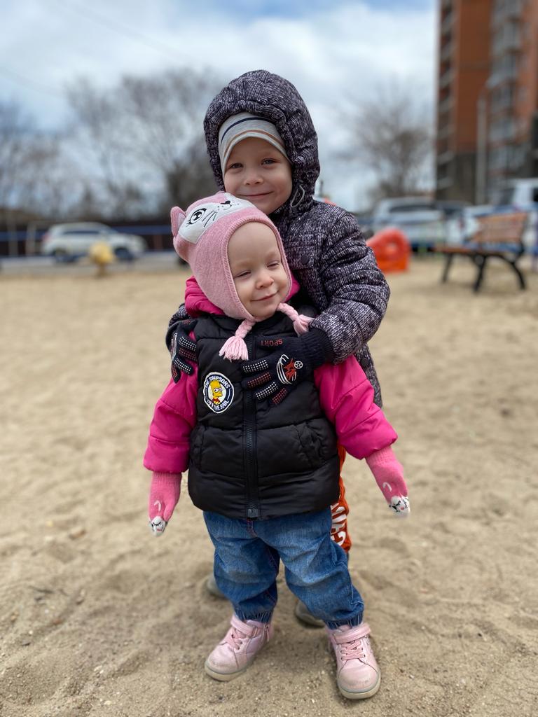 дети, брат и сестра, что подарить ребёнку