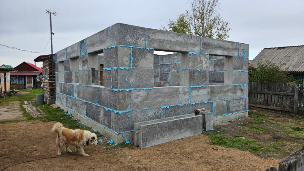 дом из полистиролбетона, полистиролбетон, самостоятельная постройка дома