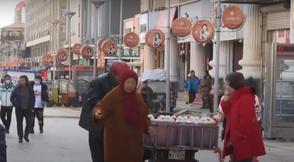 На центральной улице в Хэйхэ завершили реконструкцию фасадов зданий