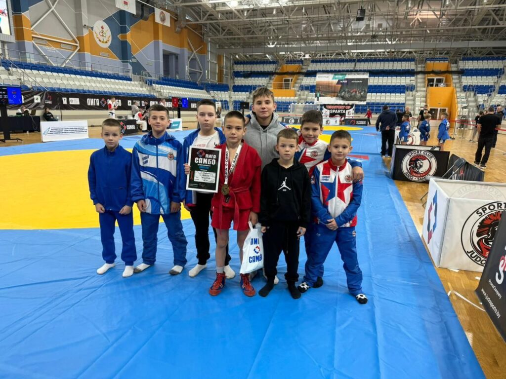 Юные самбисты из Приамурья взяли четыре медали на турнире в Беларуси